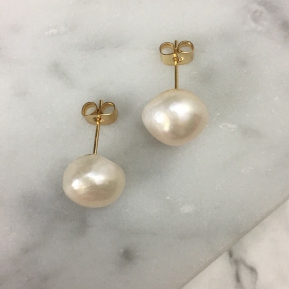 Freshwater Pearl Stud Earrings - Picture 3 of 4